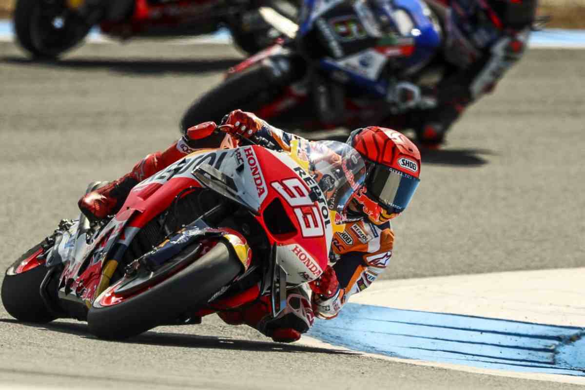 Marc Marquez in pista in sella alla sua Honda HRC