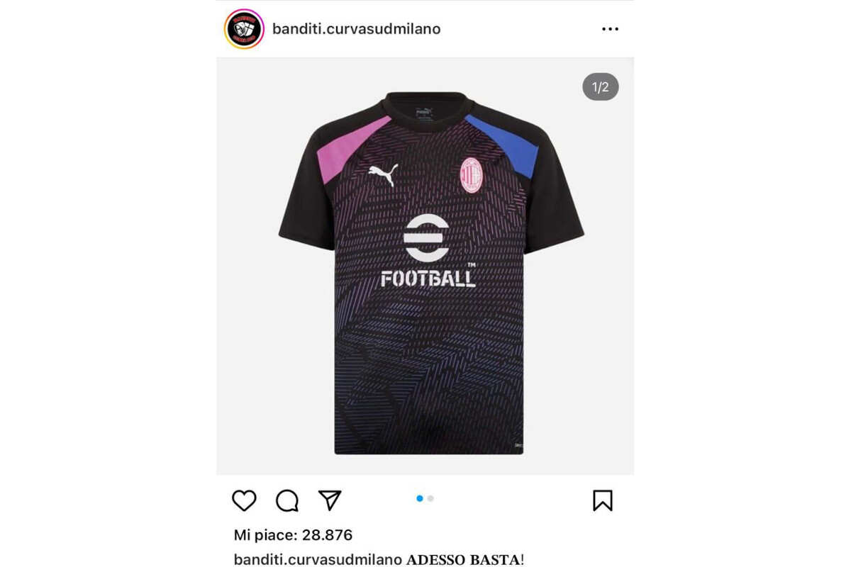 La discussa maglia del Milan con la riga blu