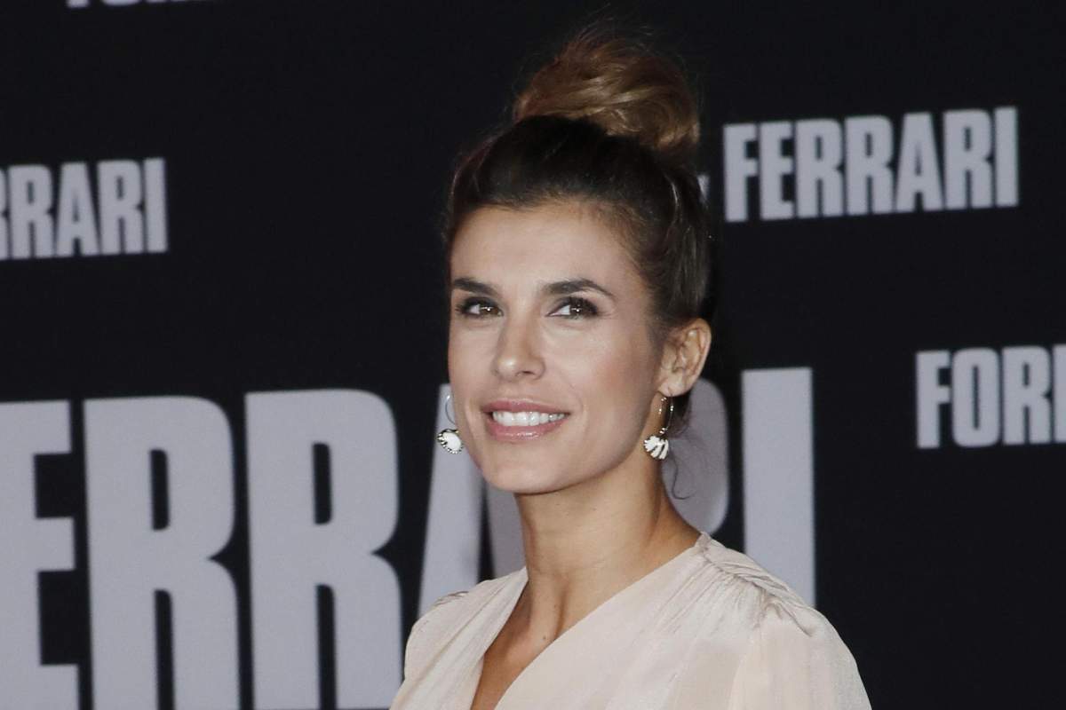 Solo il cuscino a coprirla: pazzesca Elisabetta Canalis