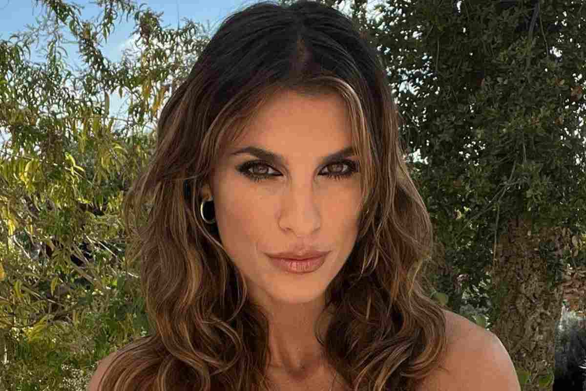 Elisabetta Canalis golosa video dolce costume esplosivo