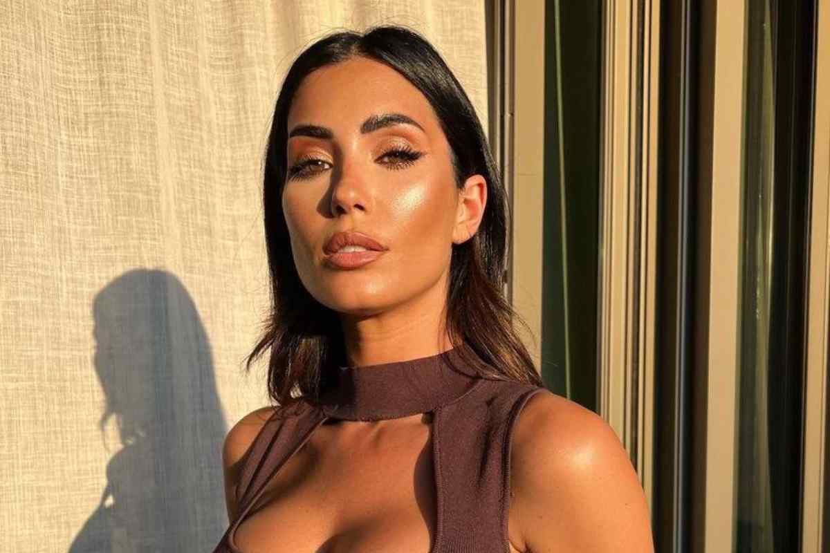 Federica Nargi fa impazzire i fan in intimo 