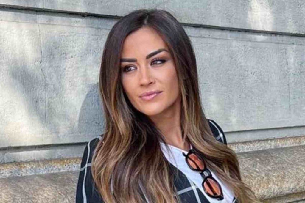 Giorgia Palmas, che minigonna: tutti di stucco - Wigglesport.it