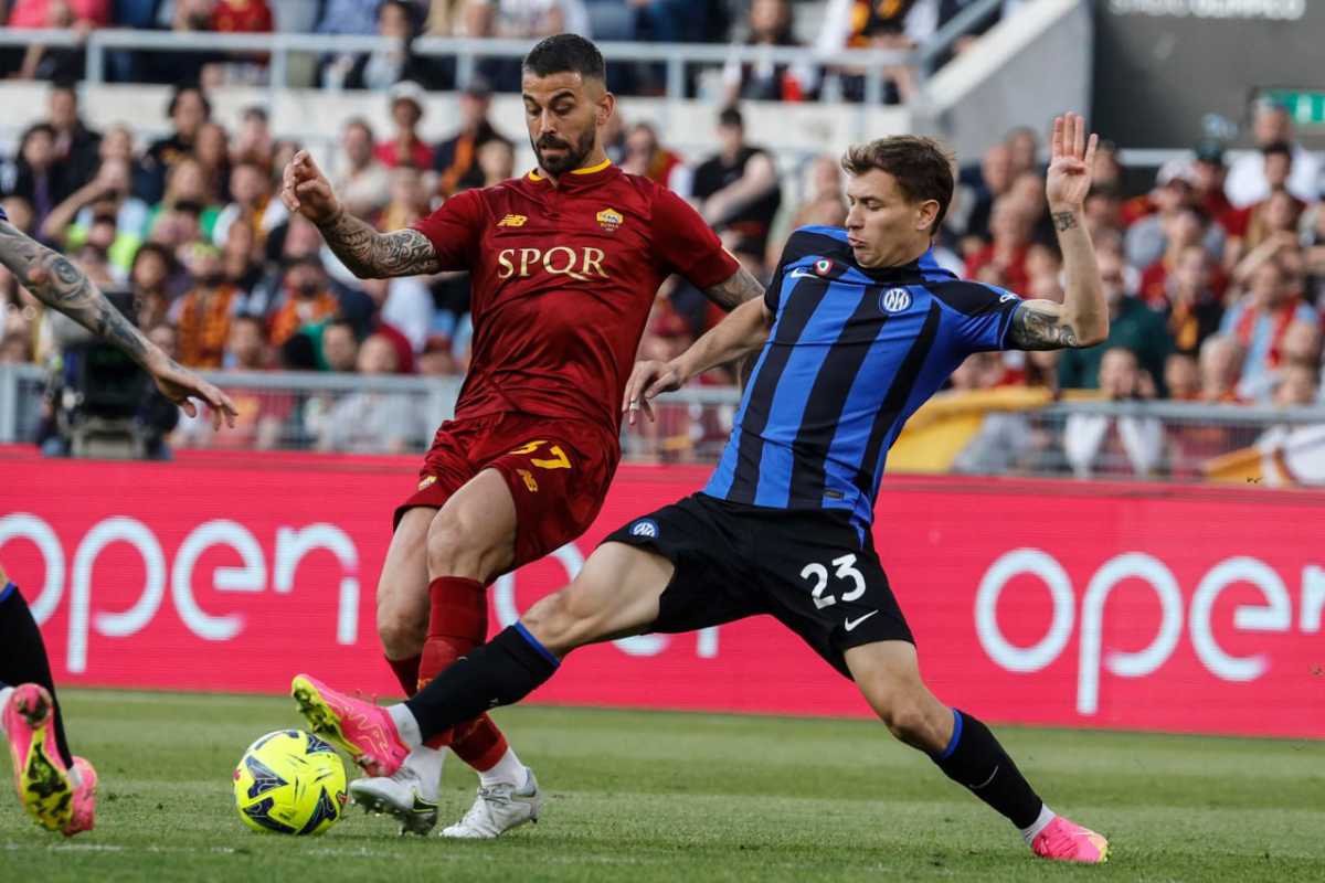 contrasto tra Spinazzola e Barella durante Inter Roma