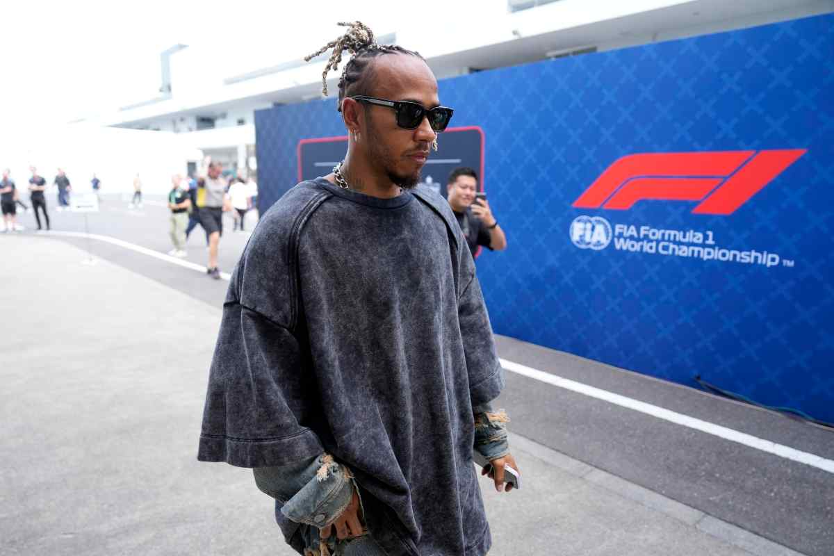 Clamorosa sanzione per Lewis Hamilton