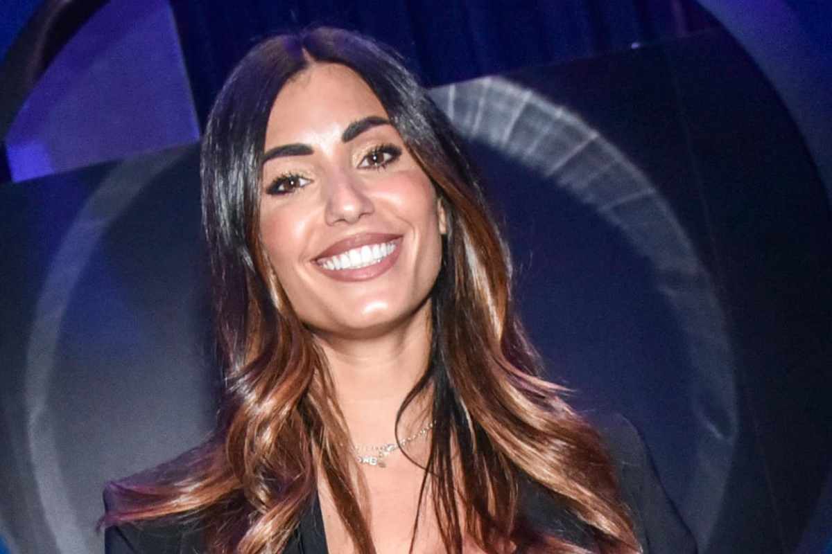 In calze a rete è insuperabile: riecco Federica Nargi