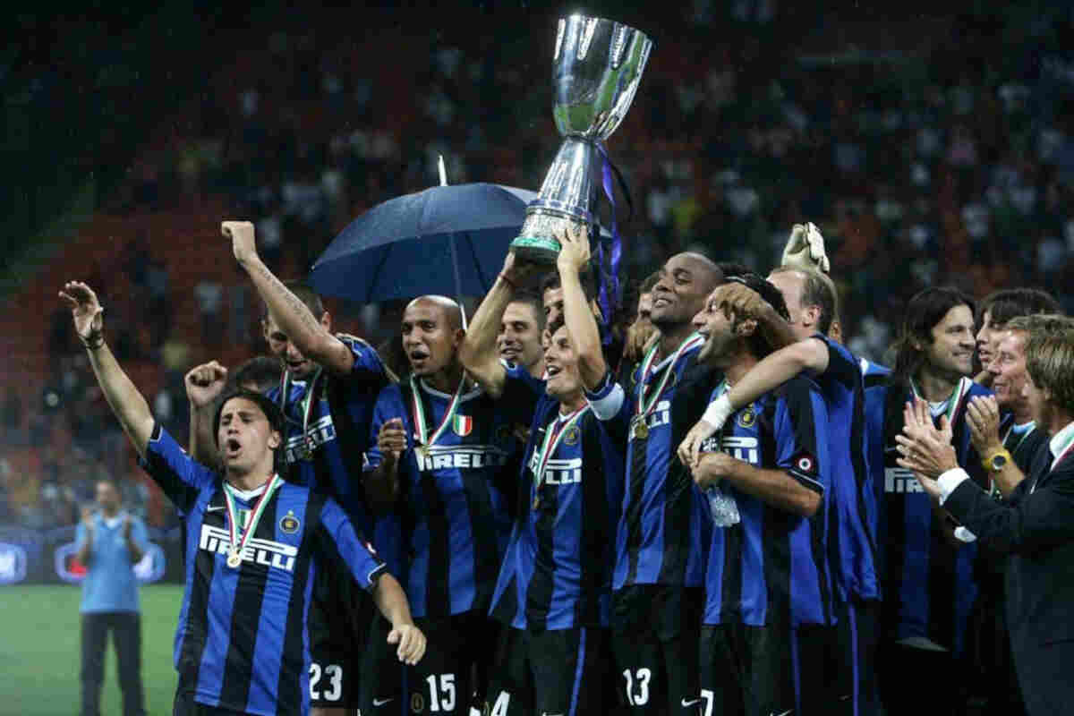 L'Inter solleva la Supercoppa italiana