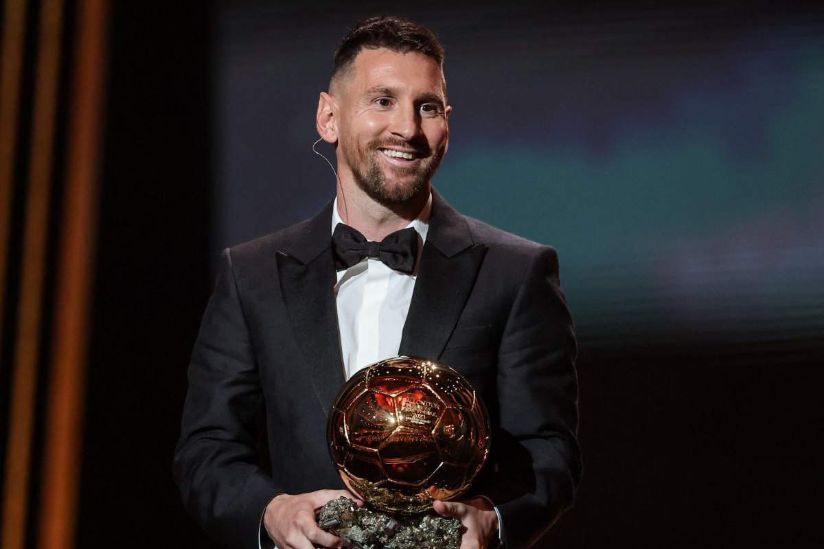 Lionel Messi vince l'ottavo Pallone d'Oro