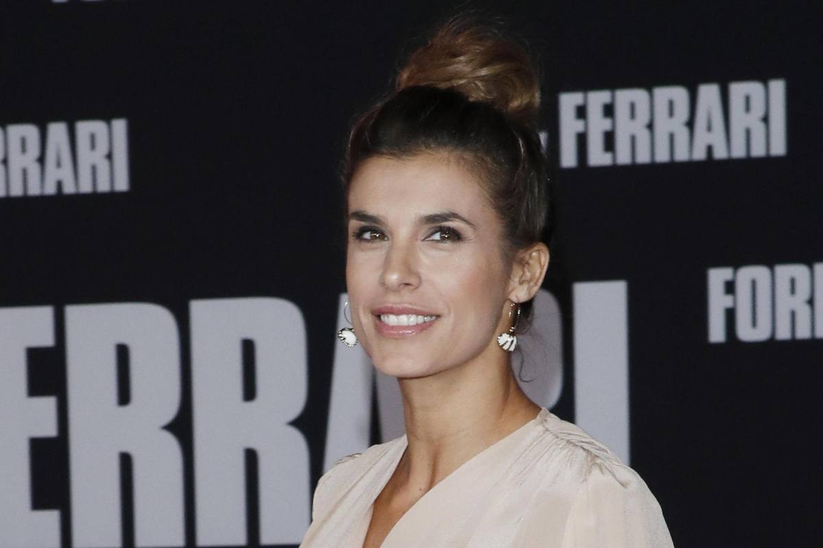 Elisabetta Canalis, passeggiata bollente a Los Angeles