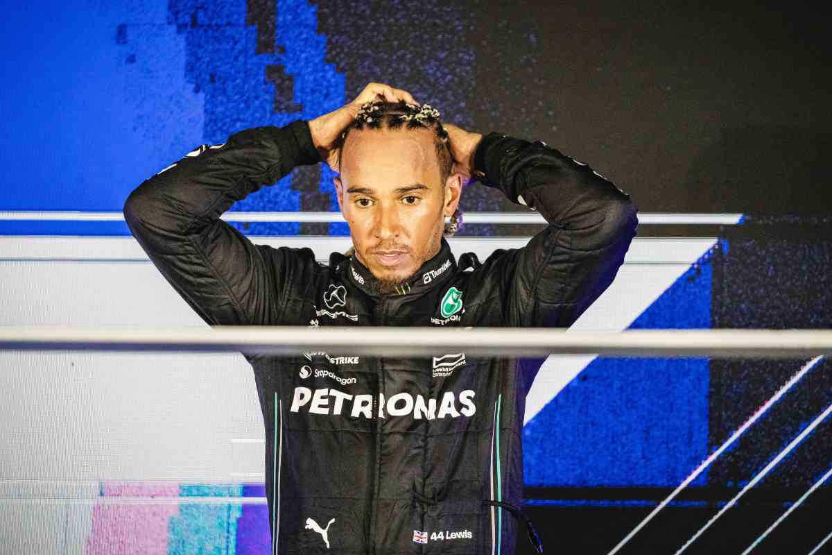 Cambio sponsor Mercedes