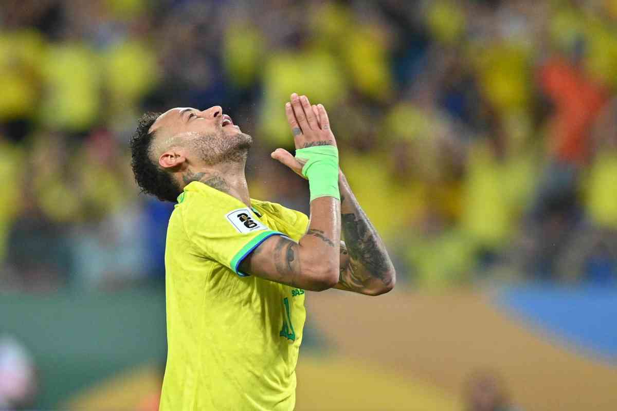 Neymar soffre per l'infortunio