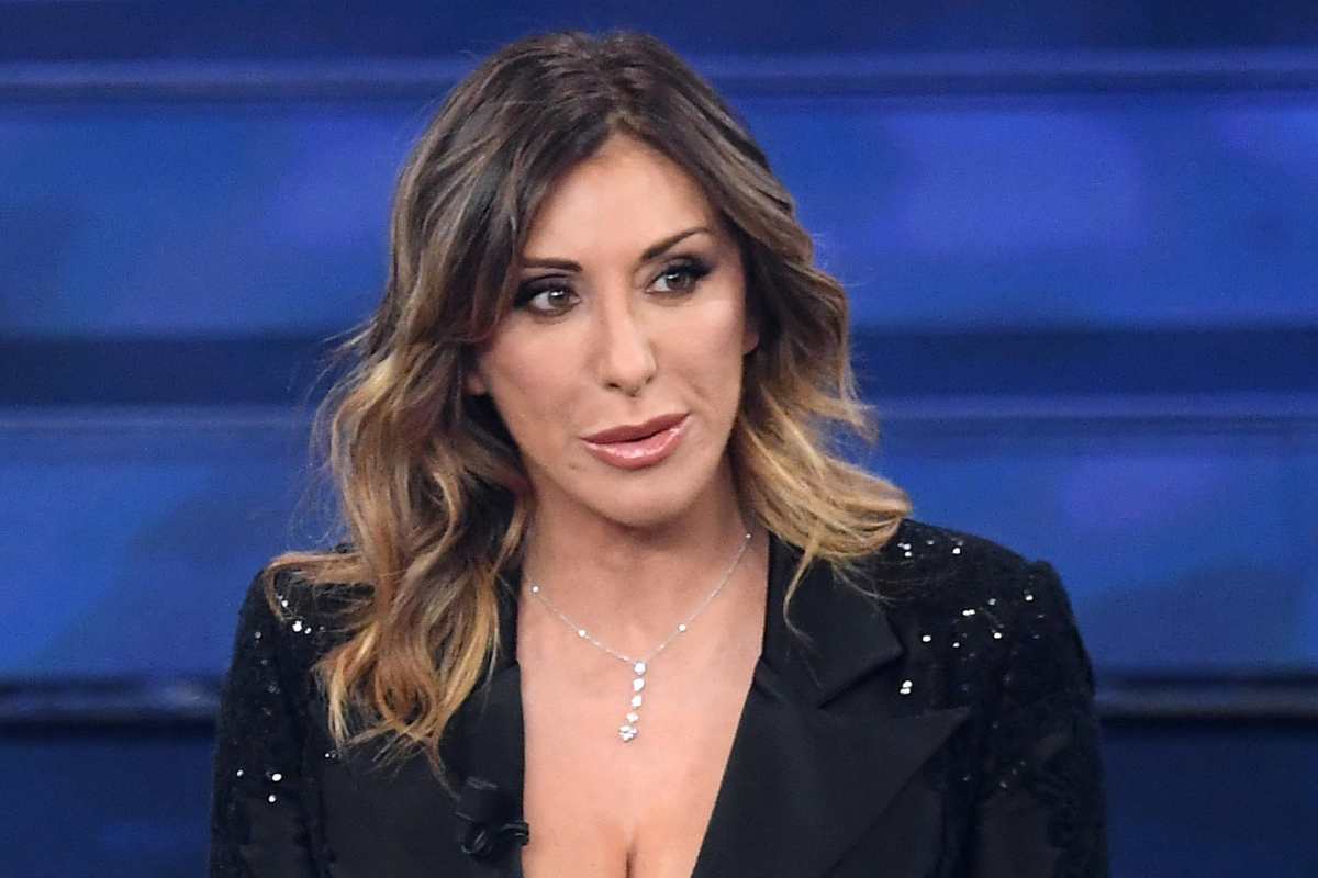 Stratosferica Sabrina Salerno: scatto bollente
