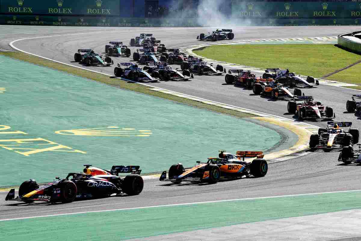 pilota Formula 1 nudo calendario