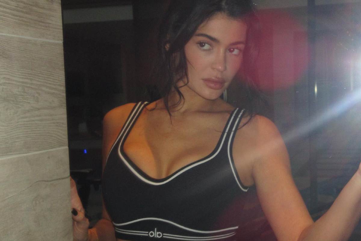 Kylie Jenner sexy in palestra