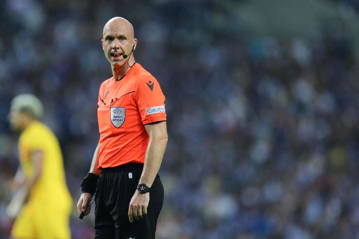Anthony Taylor retrocesso: cresce l'amarezza per la Roma