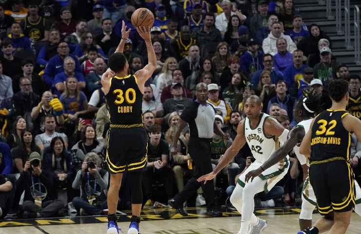 Stephen Curry tripla