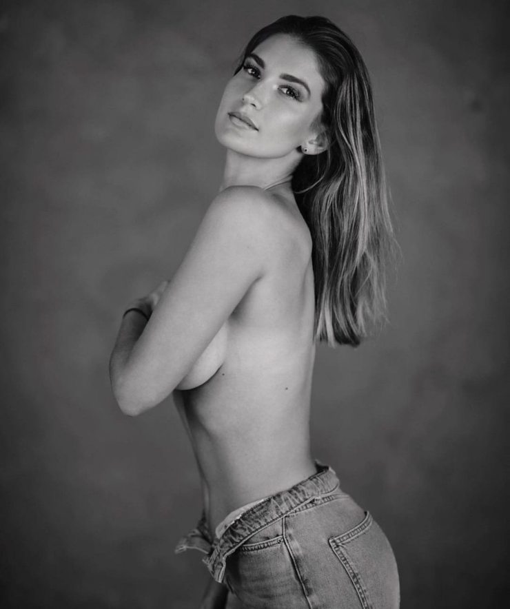 Susanna Giovanardi in topless su Instagram