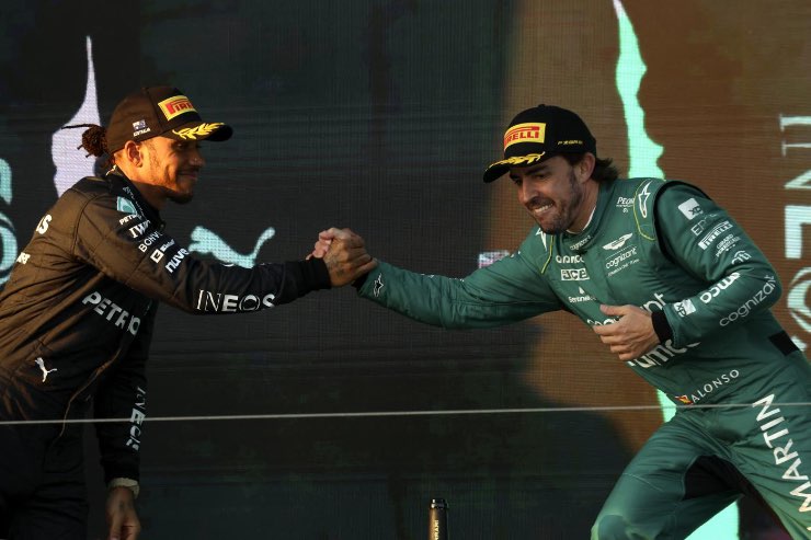 Alonso al posto di Hamilton in Mercedes
