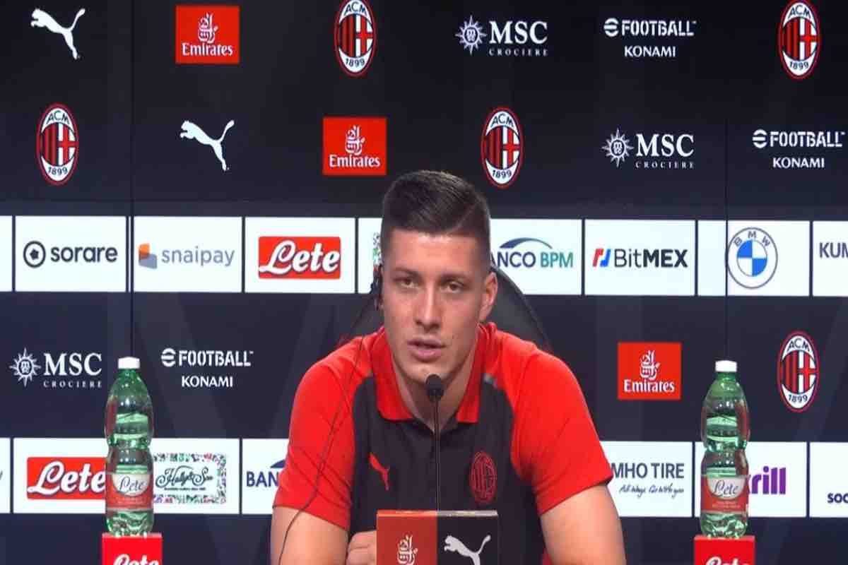 Jovic saluta il Milan