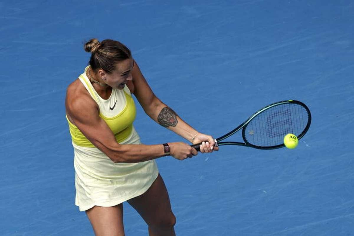 Australian Open: Sabalenka brilla mentre Osaka si ritira sorprendentemente