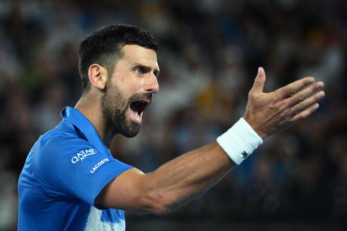 Djokovic trionfa all'Australian Open: una vittoria con una gamba e mezza