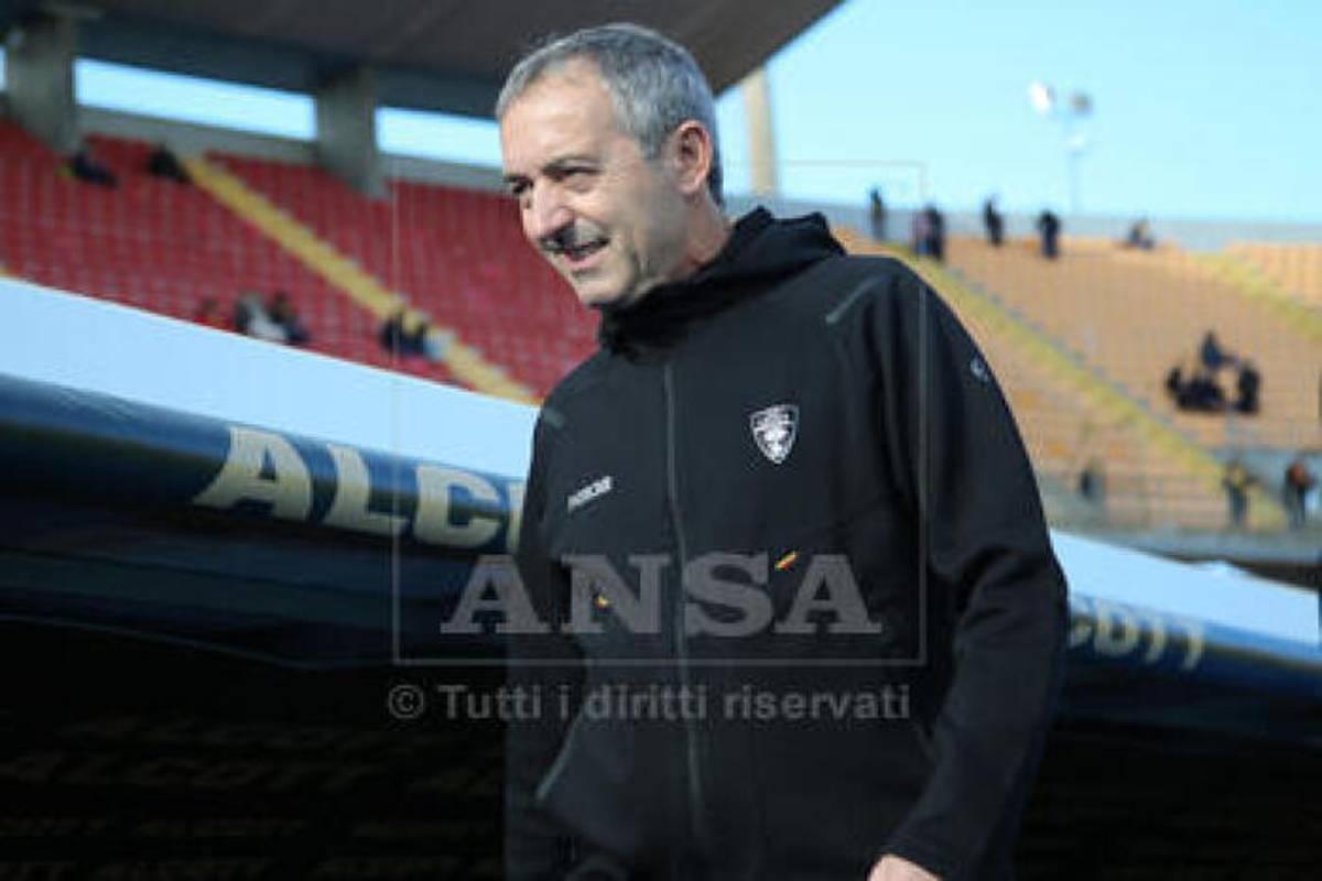 Lecce e genoa si sfidano in diretta domenicale alle 15 nella serie a