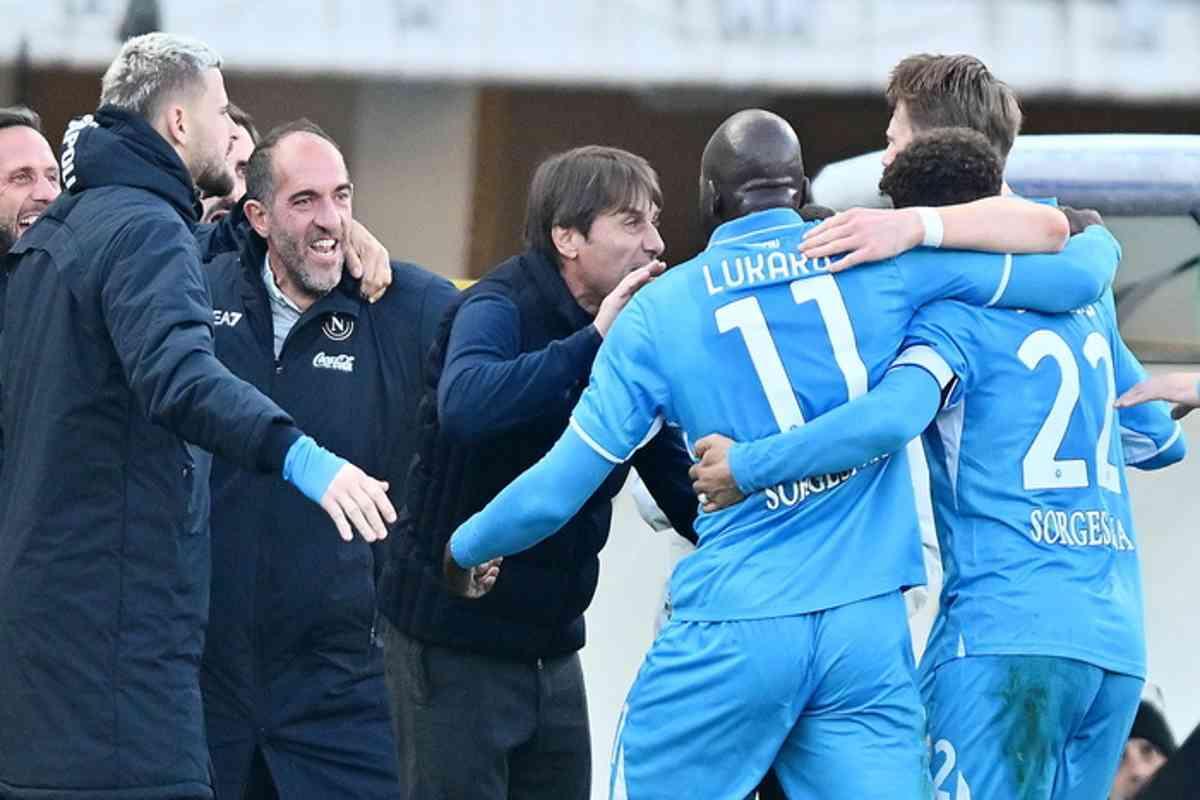 Napoli cerca la fuga a firenze mentre il derby di roma si accende di notte