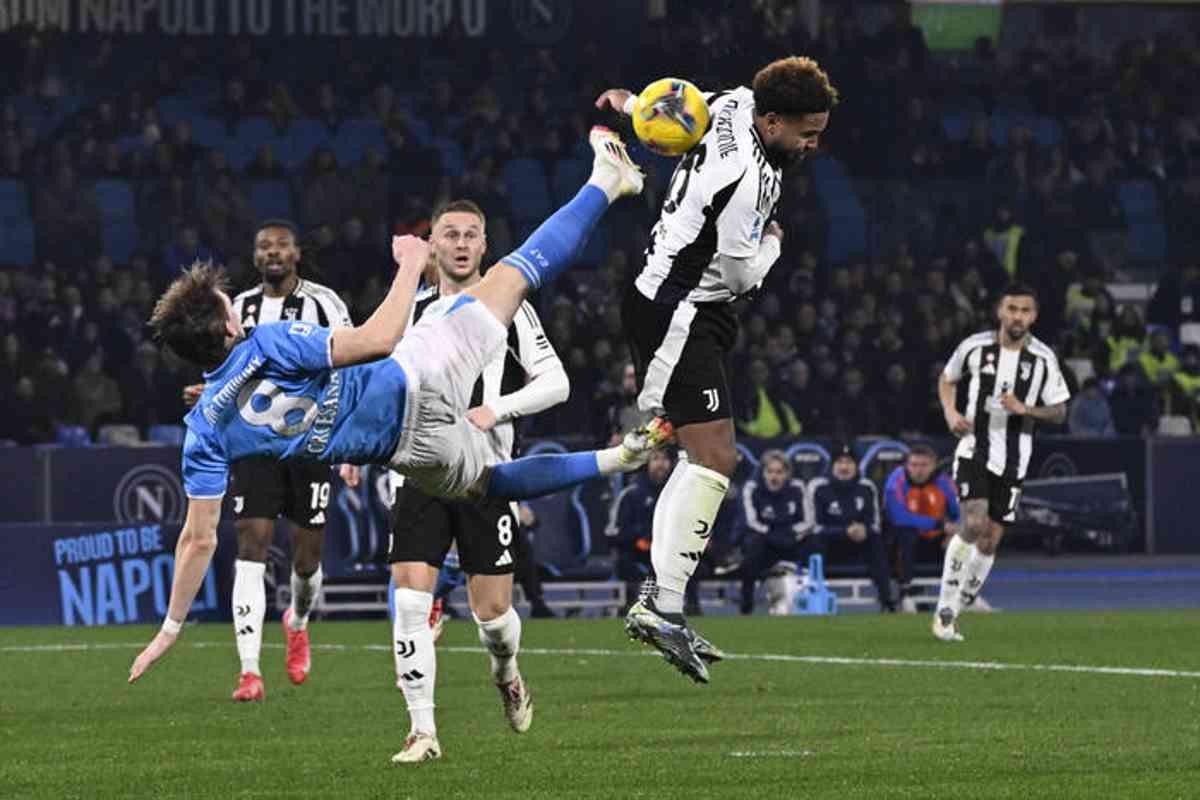 Napoli e Juventus si sfidano in un emozionante pareggio 1-1: segui la diretta!