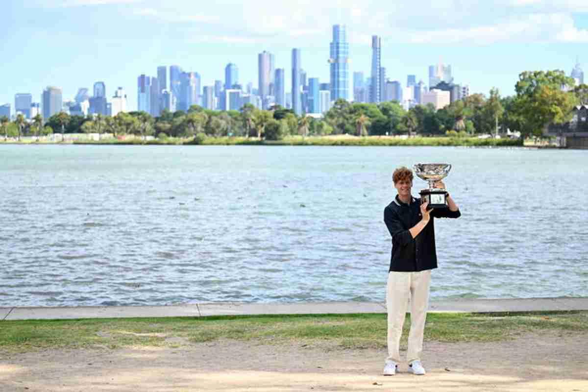 Sinner annuncia una pausa: Ora mi concentro al 100% sul tennis