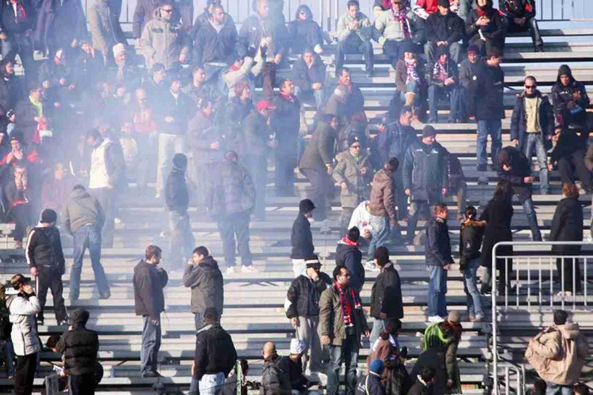 Assalto al treno: cinque anni di Daspo per gli otto arrestati