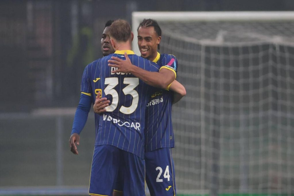 Il Verona ribalta la situazione all'ultimo respiro, Fiorentina ancora sconfitta