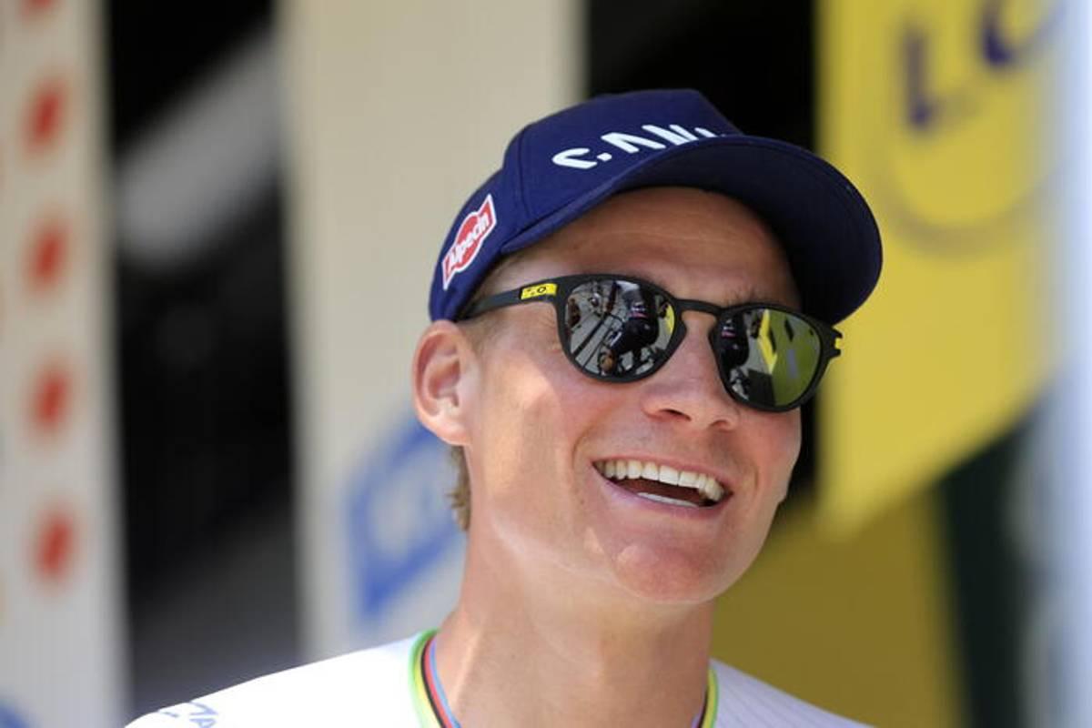 Van der Poel conquista il titolo mondiale di ciclocross, battendo Van Aert al secondo posto