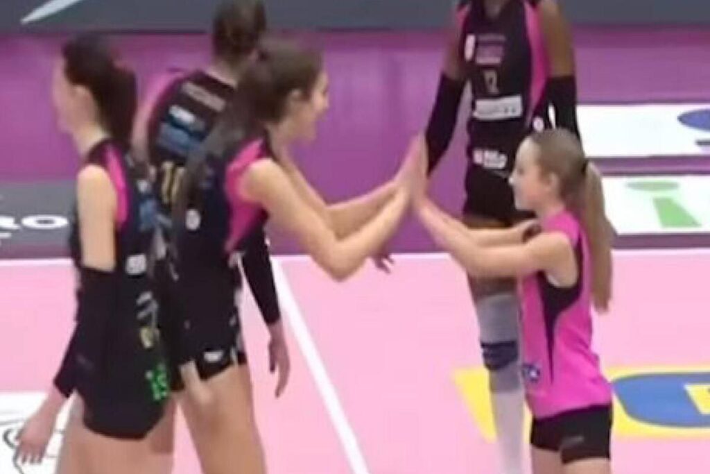 Arianna Manfredini: il fenomeno della pallavolo a soli 13 anni conquista il palcoscenico