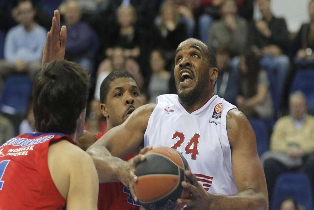 Arrestato a Milano un ex campione Nba: accuse di atti persecutori