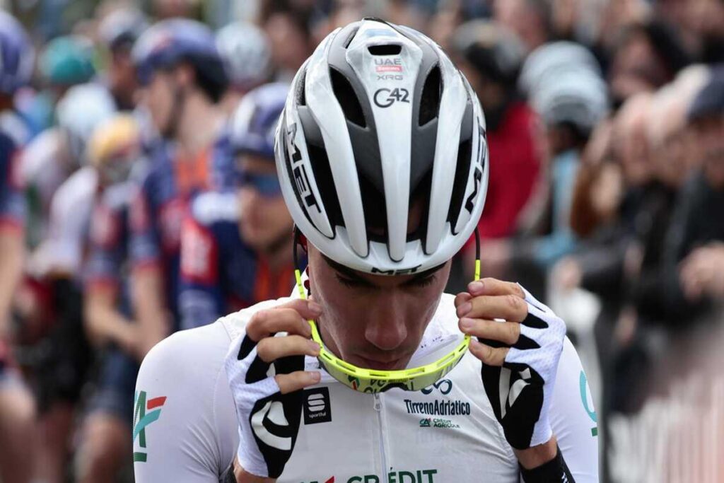 Ayuso conquista la 6ª tappa della Tirreno-Adriatico e diventa il nuovo leader