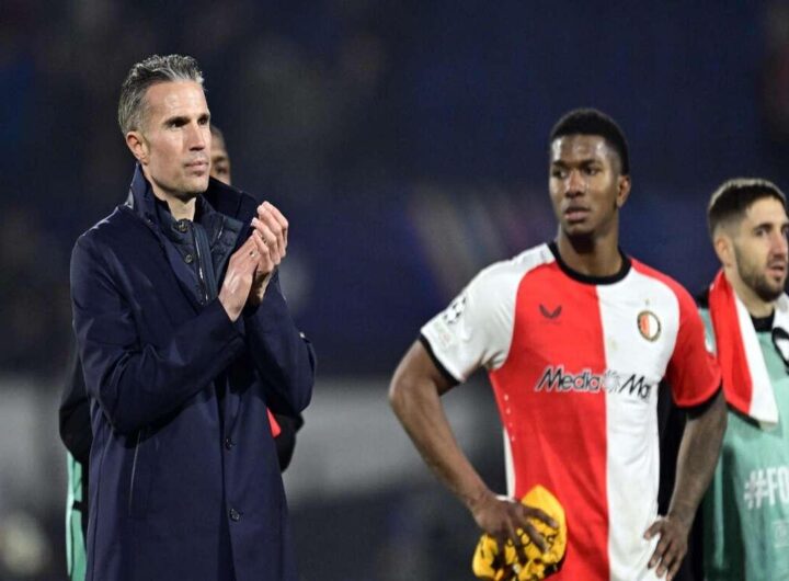 Champions League: Van Persie lancia la sfida, siamo ancora in gioco