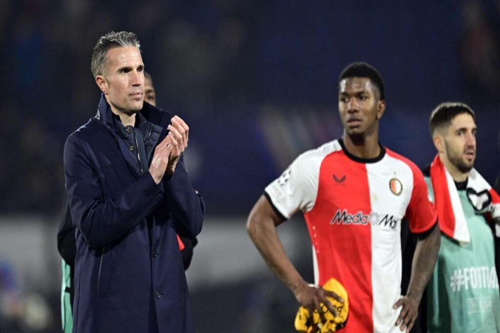 Champions: Van Persie lancia la sfida, la partita è ancora aperta