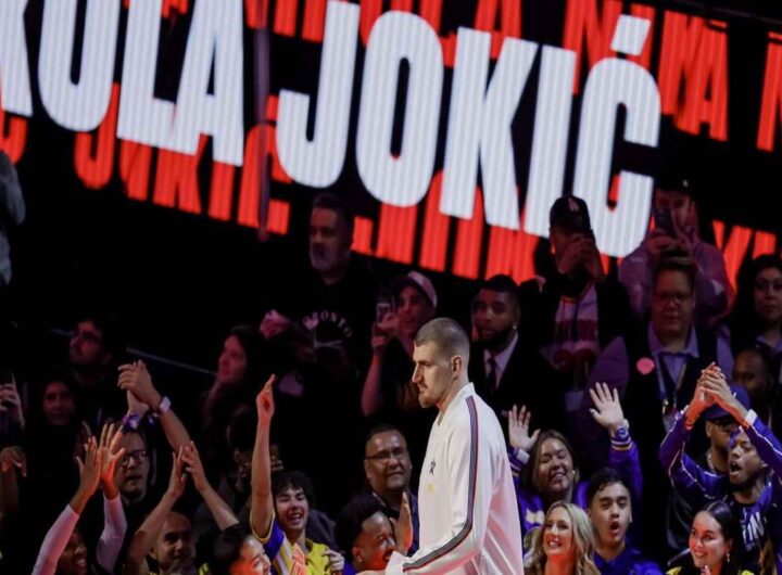 Cleveland mantiene la striscia vincente mentre Jokic guida Denver al successo