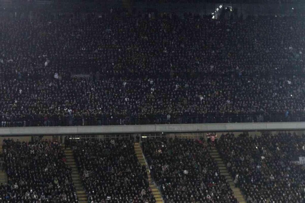 Curva Inter in protesta: niente tifo per i primi 20 minuti di partita