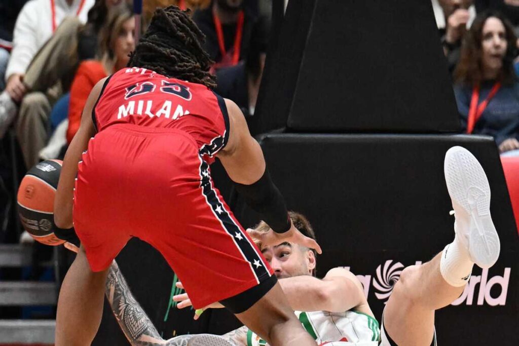 Fenerbahce surclassa l'EA7 Milano in Eurolega con un netto 100-76