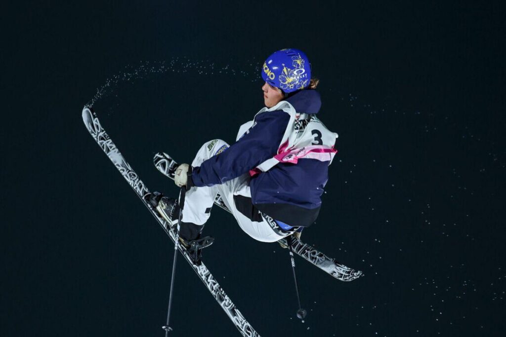 Flora Tabanelli conquista la Coppa del mondo di Freeski Park & Pipe con una performance da sogno