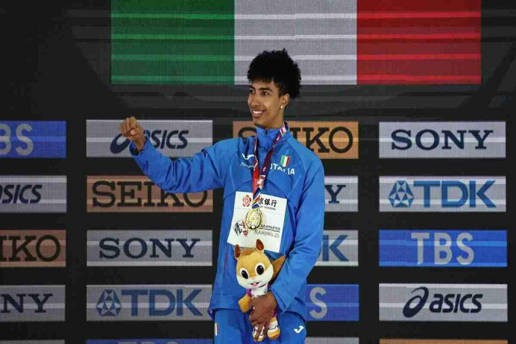Furlani e Diaz, campioni iridati indoor, si scattano selfie a Fiumicino