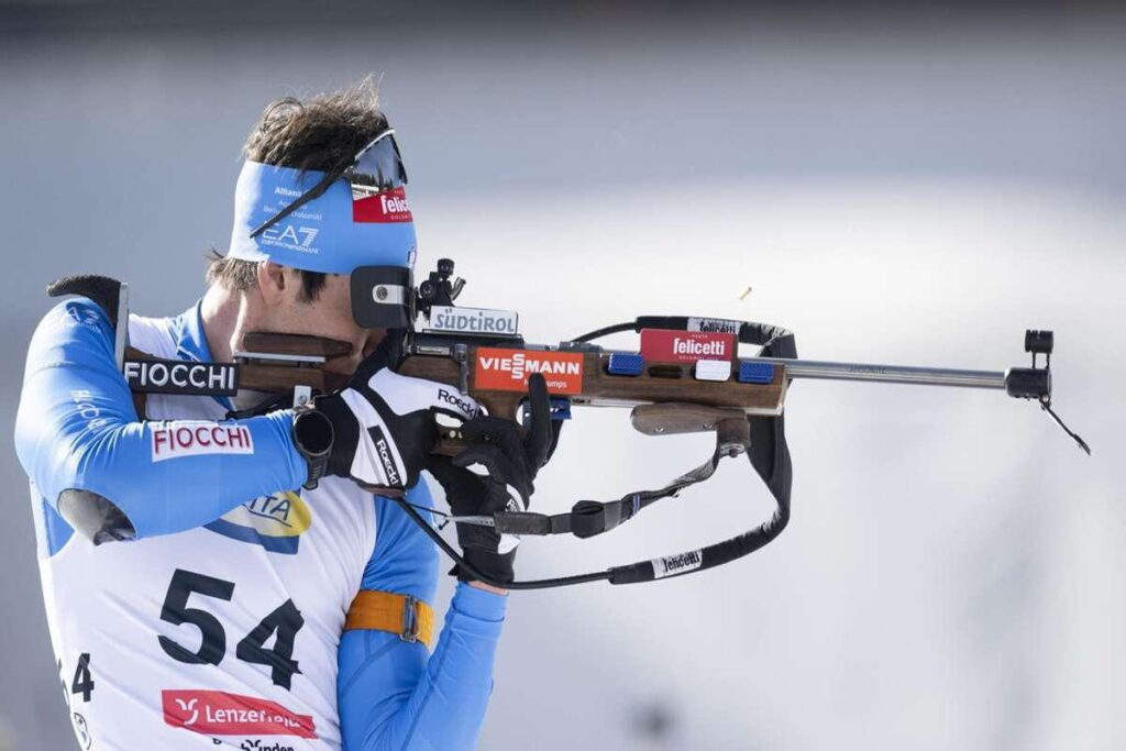 Giacomel conquista il secondo posto nella pursuit di Nove Mesto e festeggia il quinto podio
