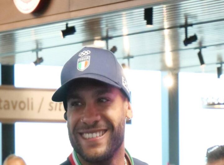 Jacobs costretto a rinunciare al debutto all'aperto a Miami per infortunio