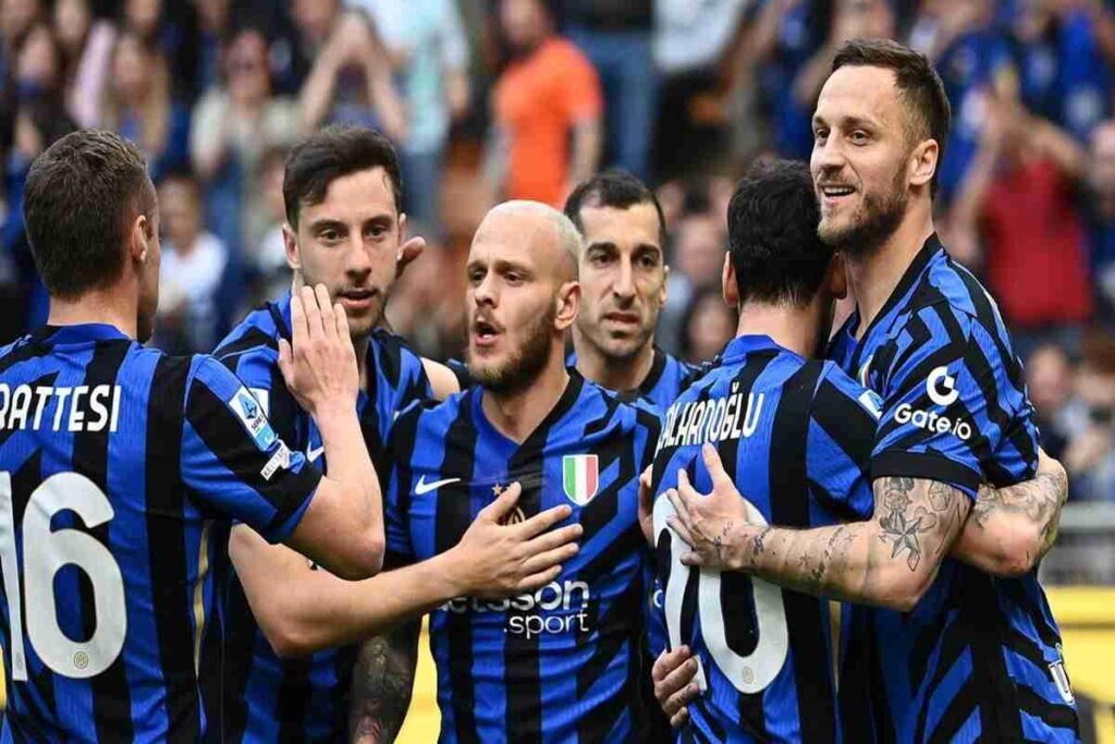 L'Inter in corsa per lo scudetto, il Napoli resiste con determinazione