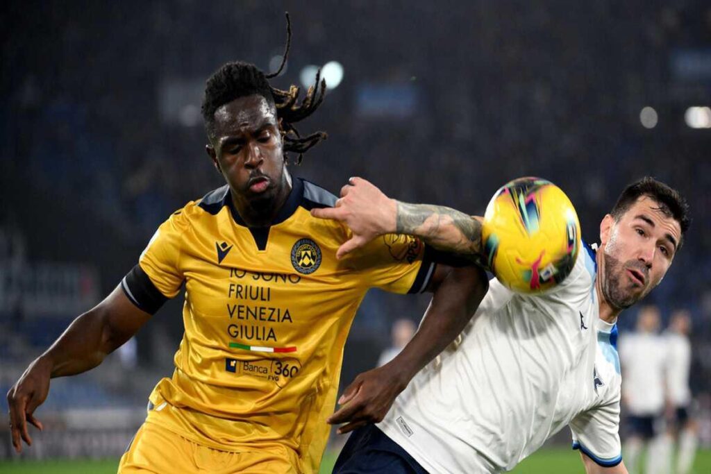 Lazio e Udinese si dividono la posta: un pareggio che frena le ambizioni di Baroni per il quarto posto
