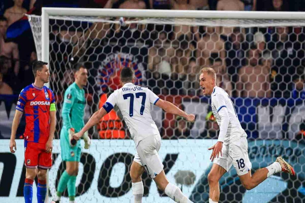 Lazio in nove sorprende Plzen: Isaksen segna all'ultimo respiro in Europa League