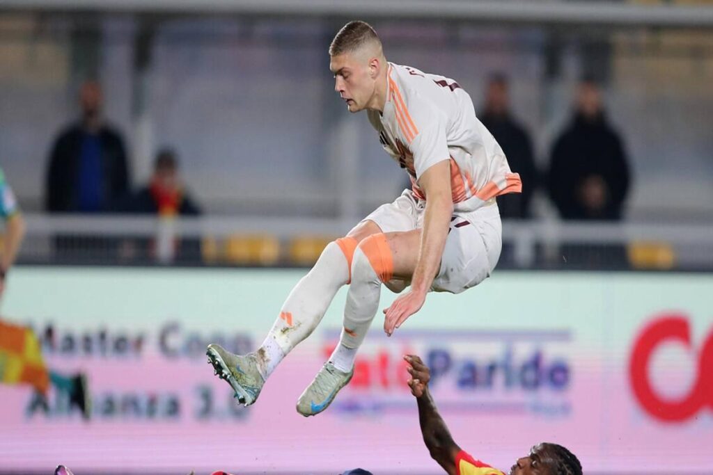 Lecce-Roma: un'analisi della vittoria giallorossa in diretta con foto esclusive