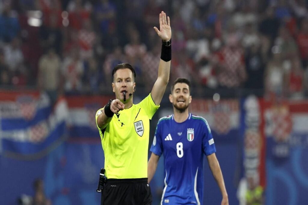 Makkelie e Turpin: i fischietti che dirigeranno Lazio-Plzen e Bilbao-Roma in Europa League