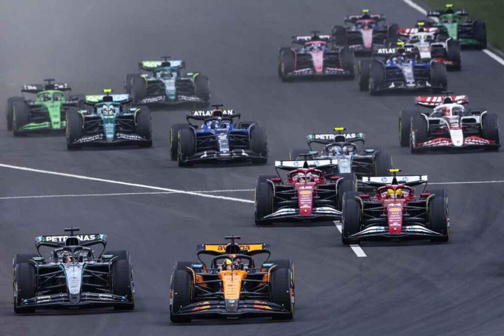 McLaren trionfa in Cina con una doppietta, Ferrari in difficoltà al quinto e sesto posto