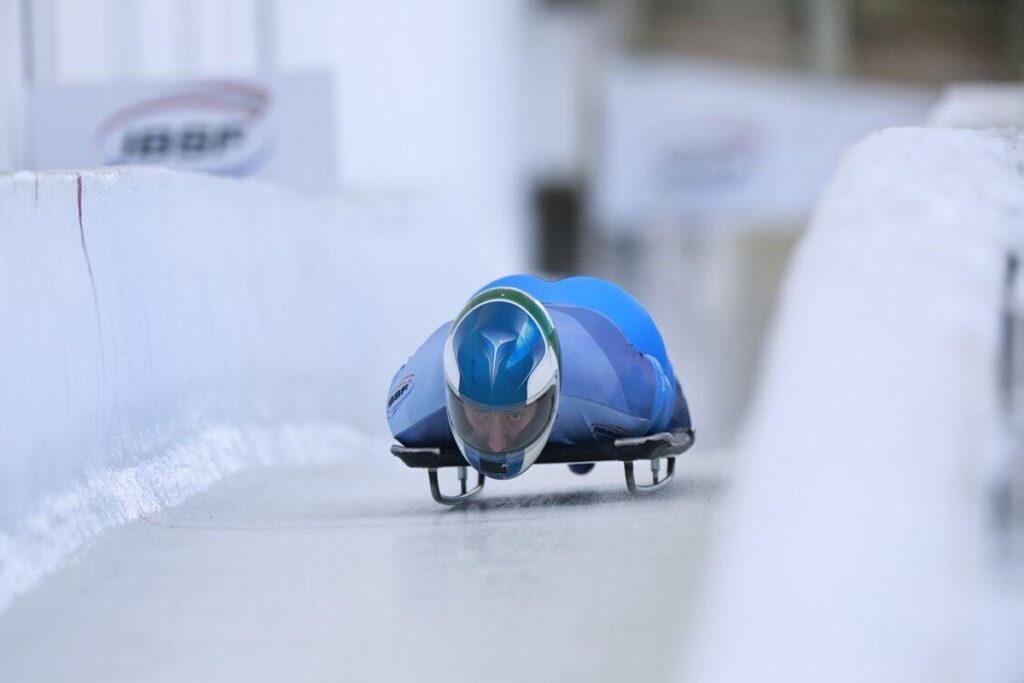 Milano-Cortina: il primo atleta sfida la nuova pista da bob